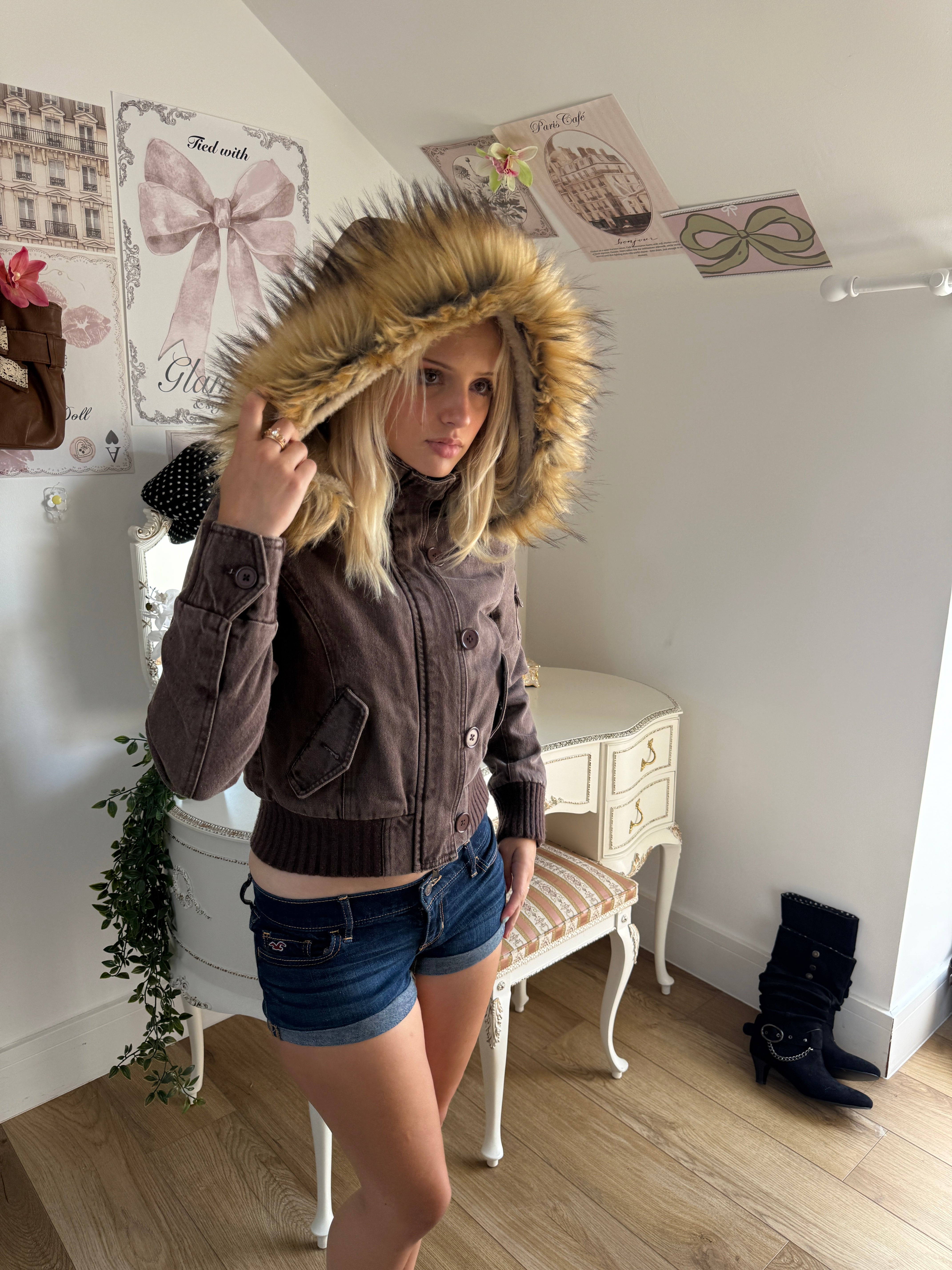 Cropped V3 2000s Jacket with Fur Collar