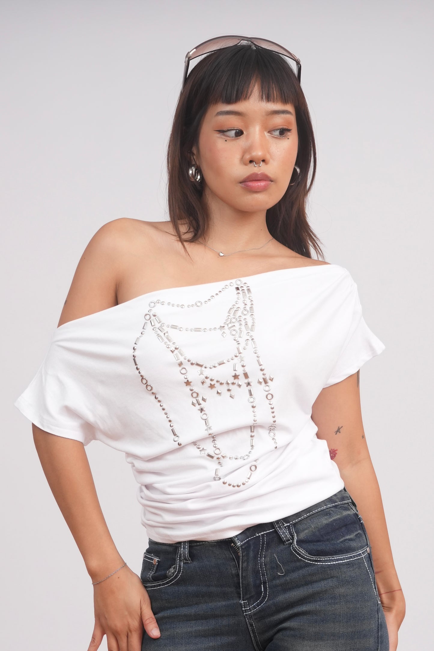 White Chain Graphic Off-Shoulder Tee