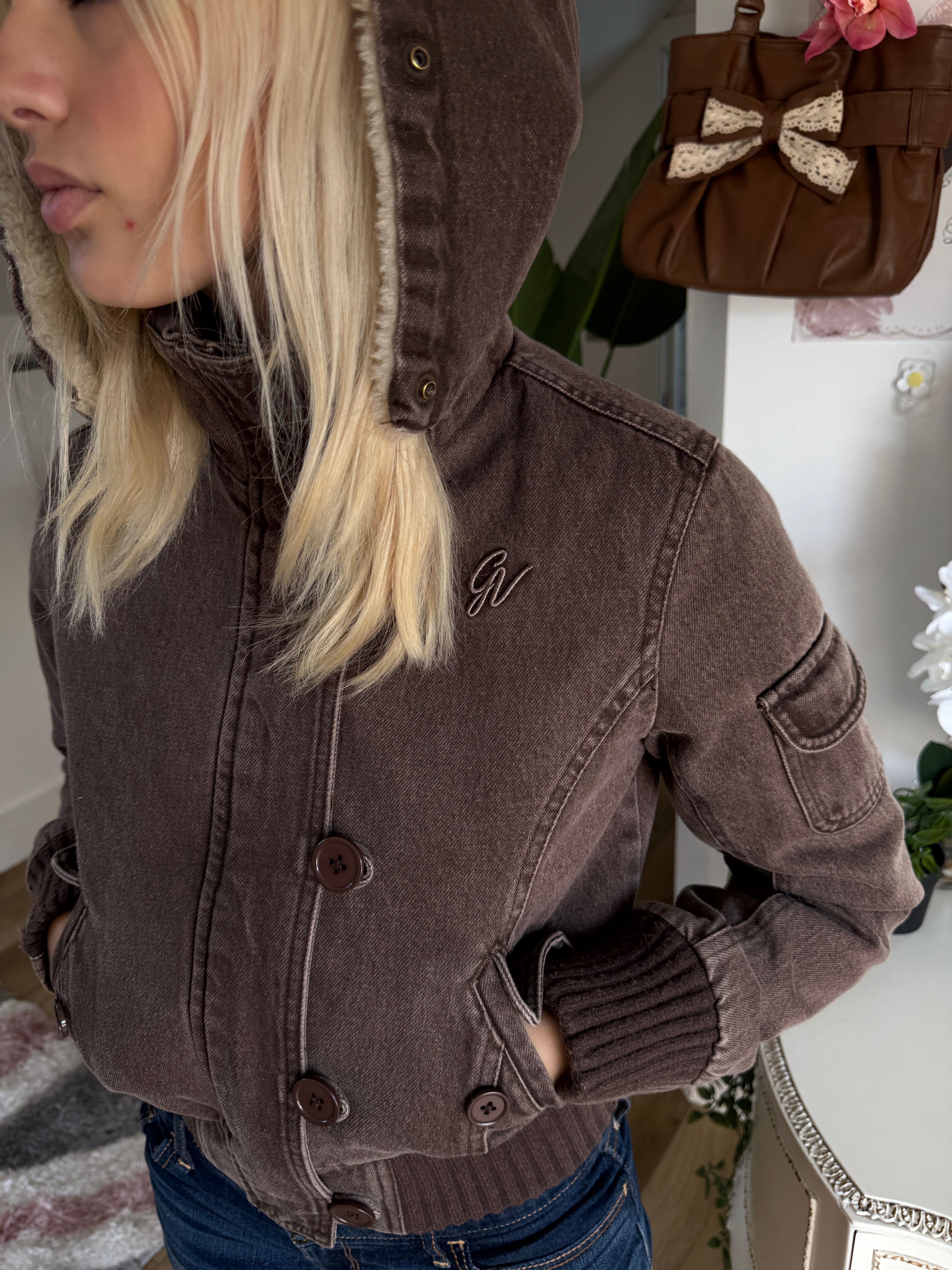 Cropped V3 2000s Jacket with Fur Collar