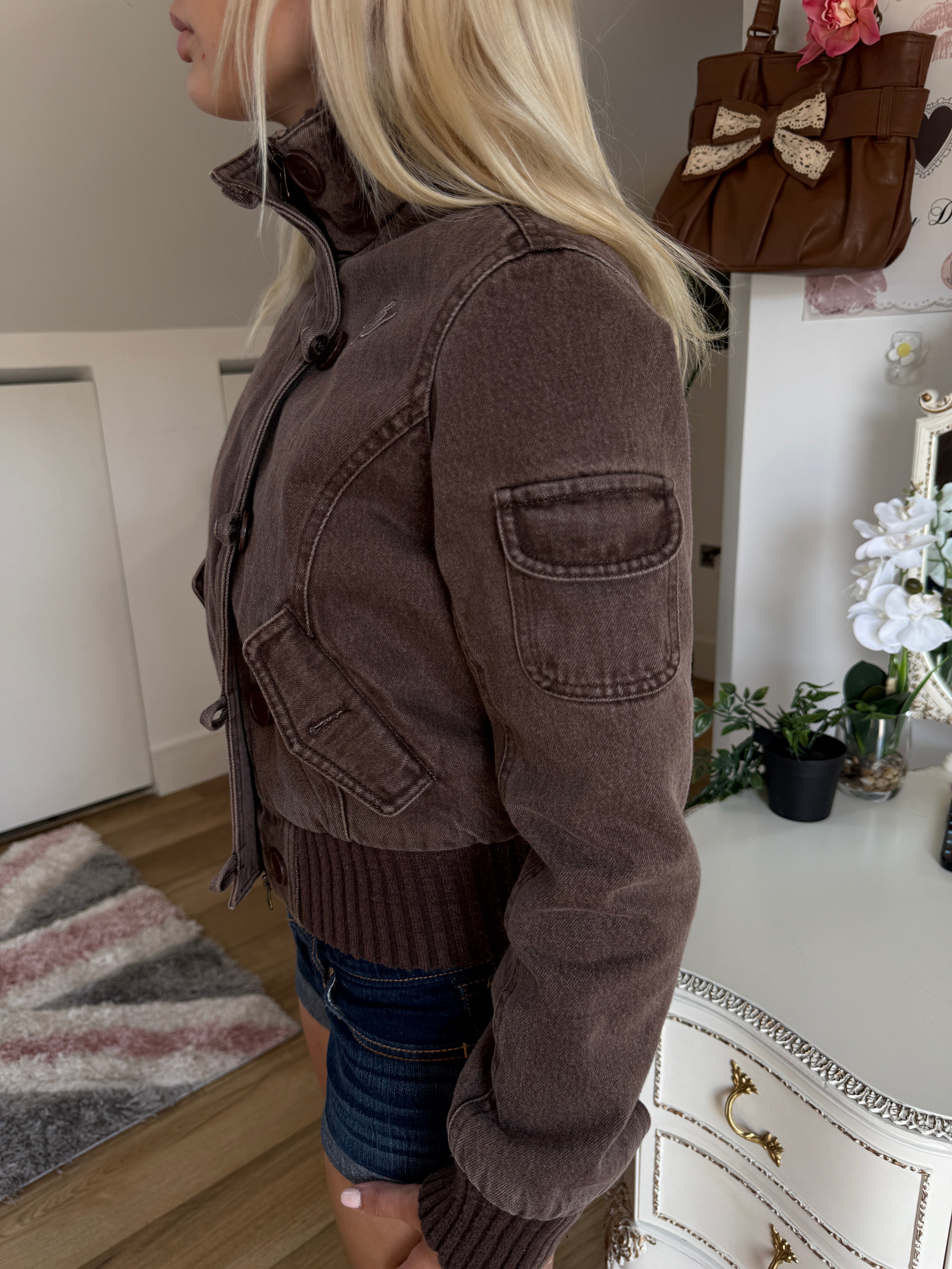 Cropped V3 2000s Jacket with Fur Collar