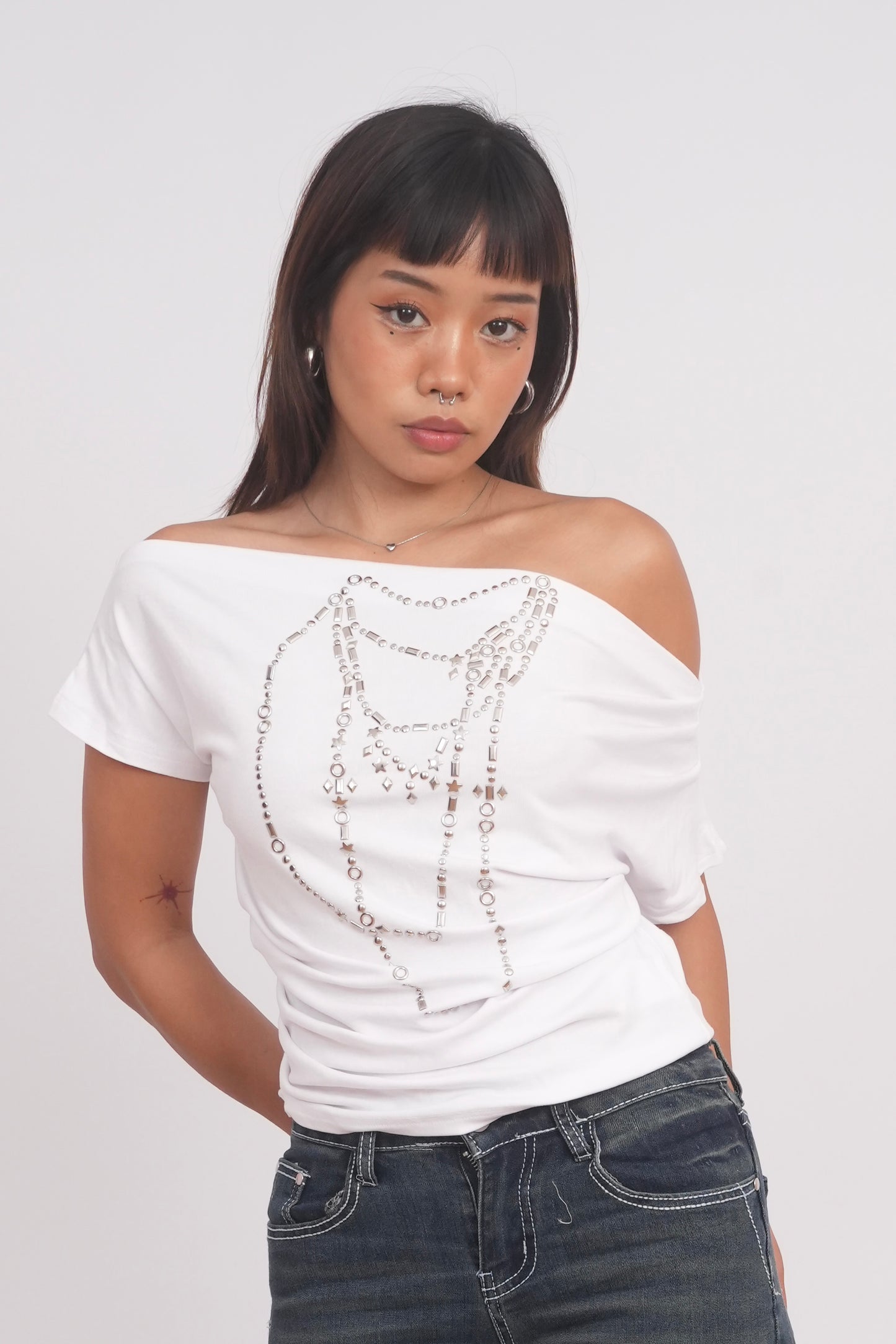 White Chain Graphic Off-Shoulder Tee