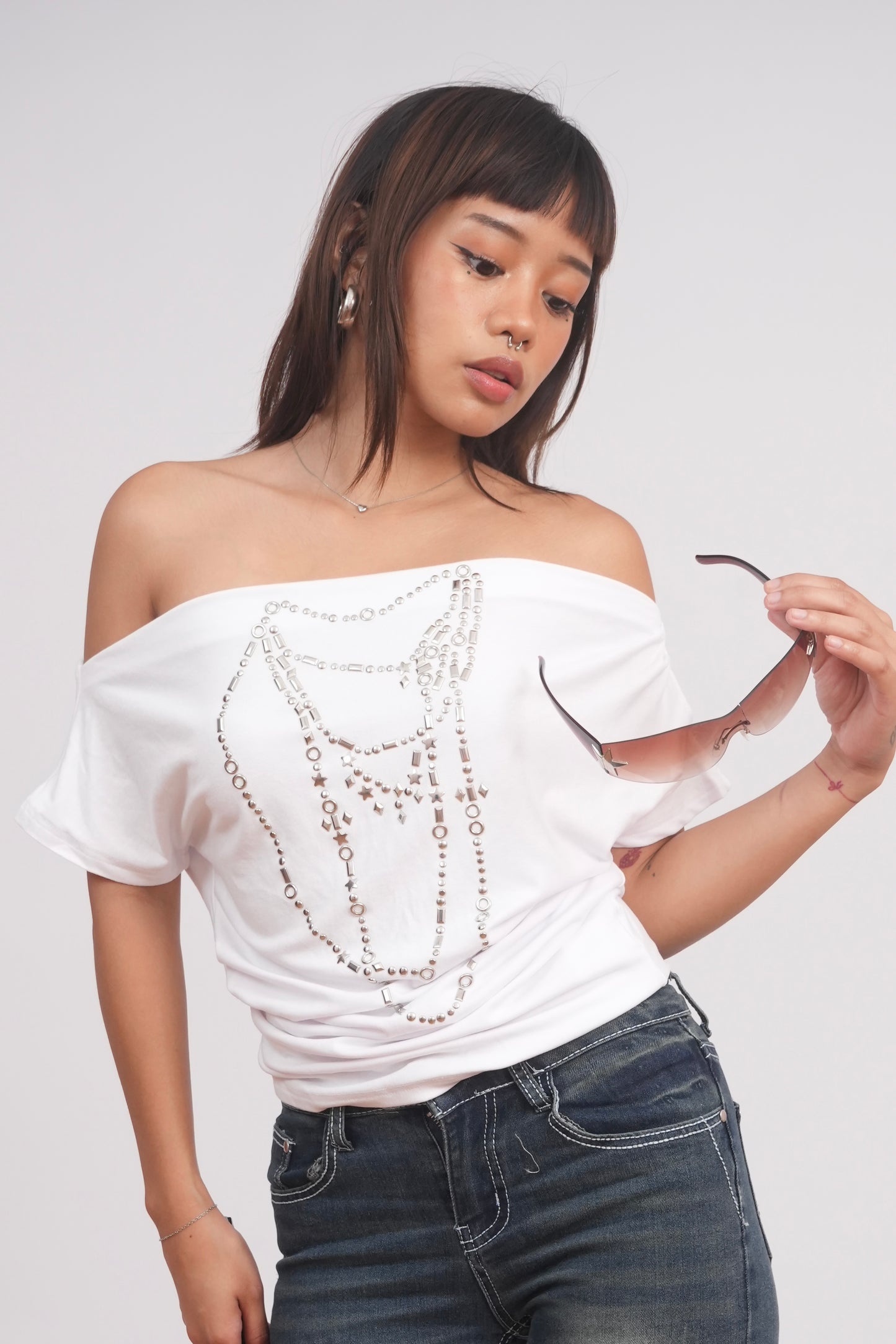 White Chain Graphic Off-Shoulder Tee
