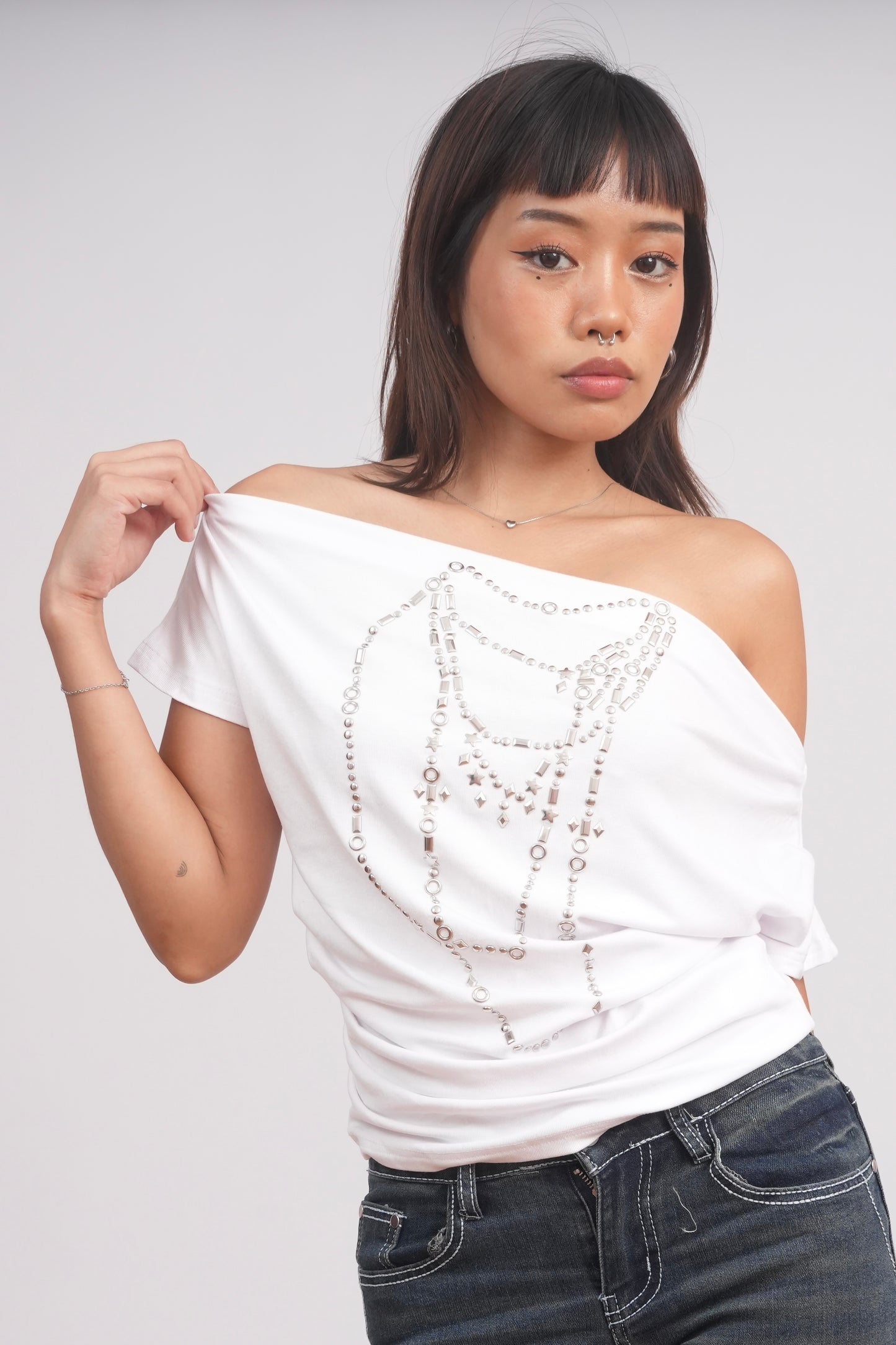 White Chain Graphic Off-Shoulder Tee