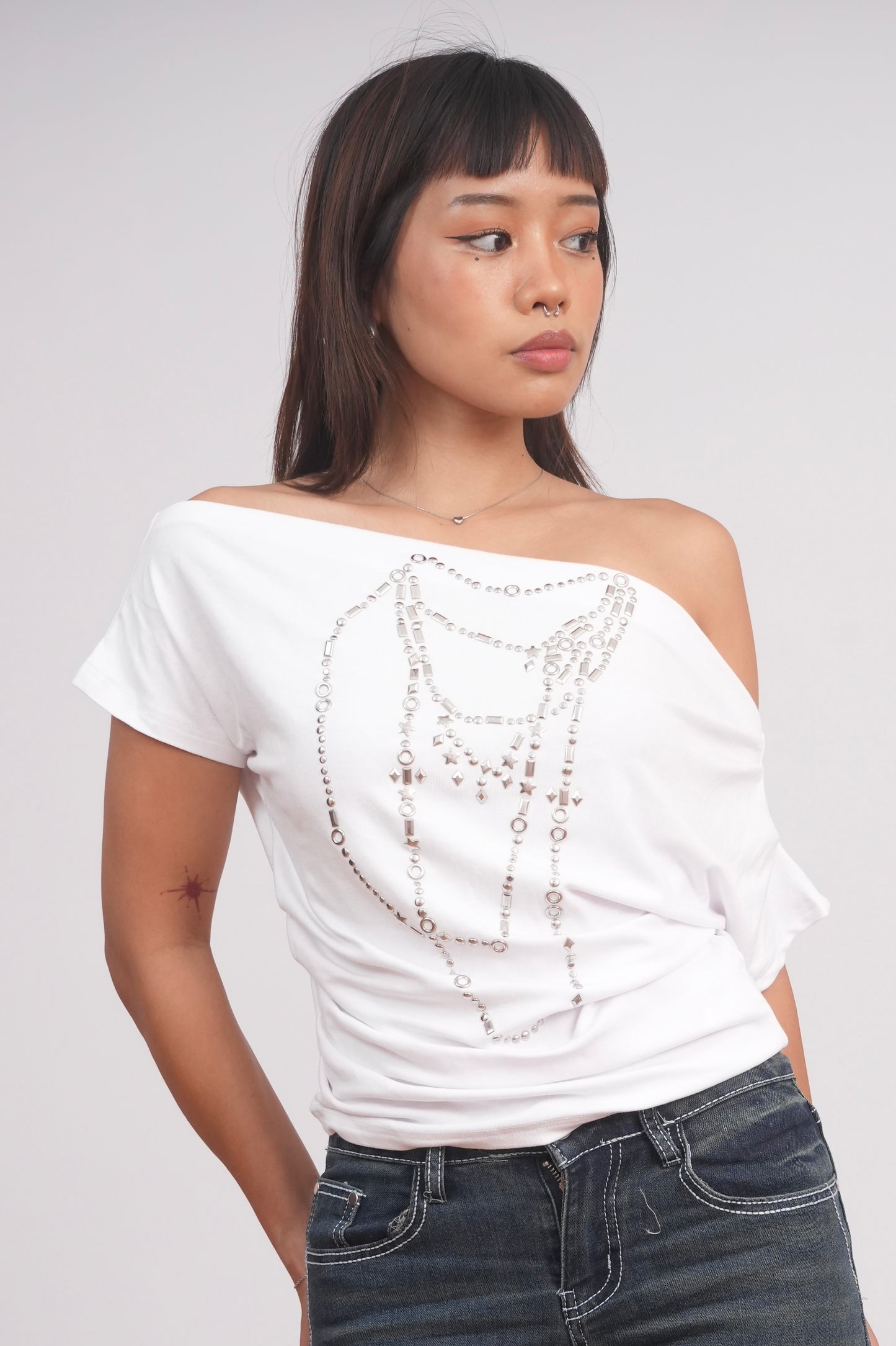 White Chain Graphic Off-Shoulder Tee